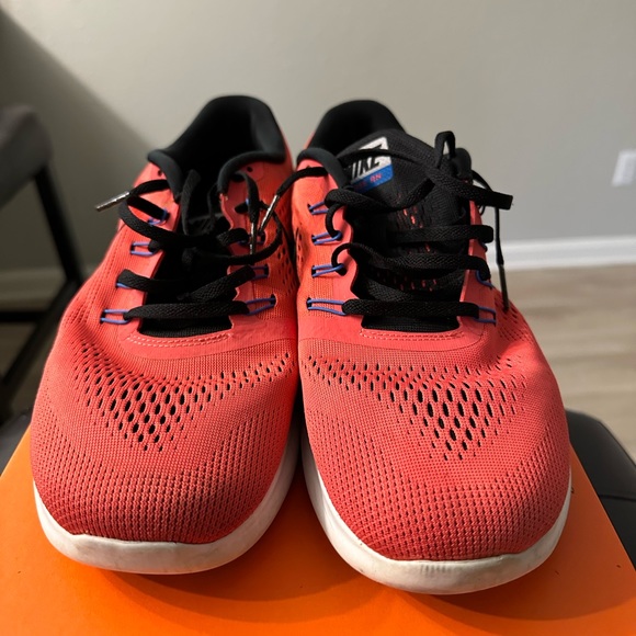 Nike Sneakers - Picture 4 of 5